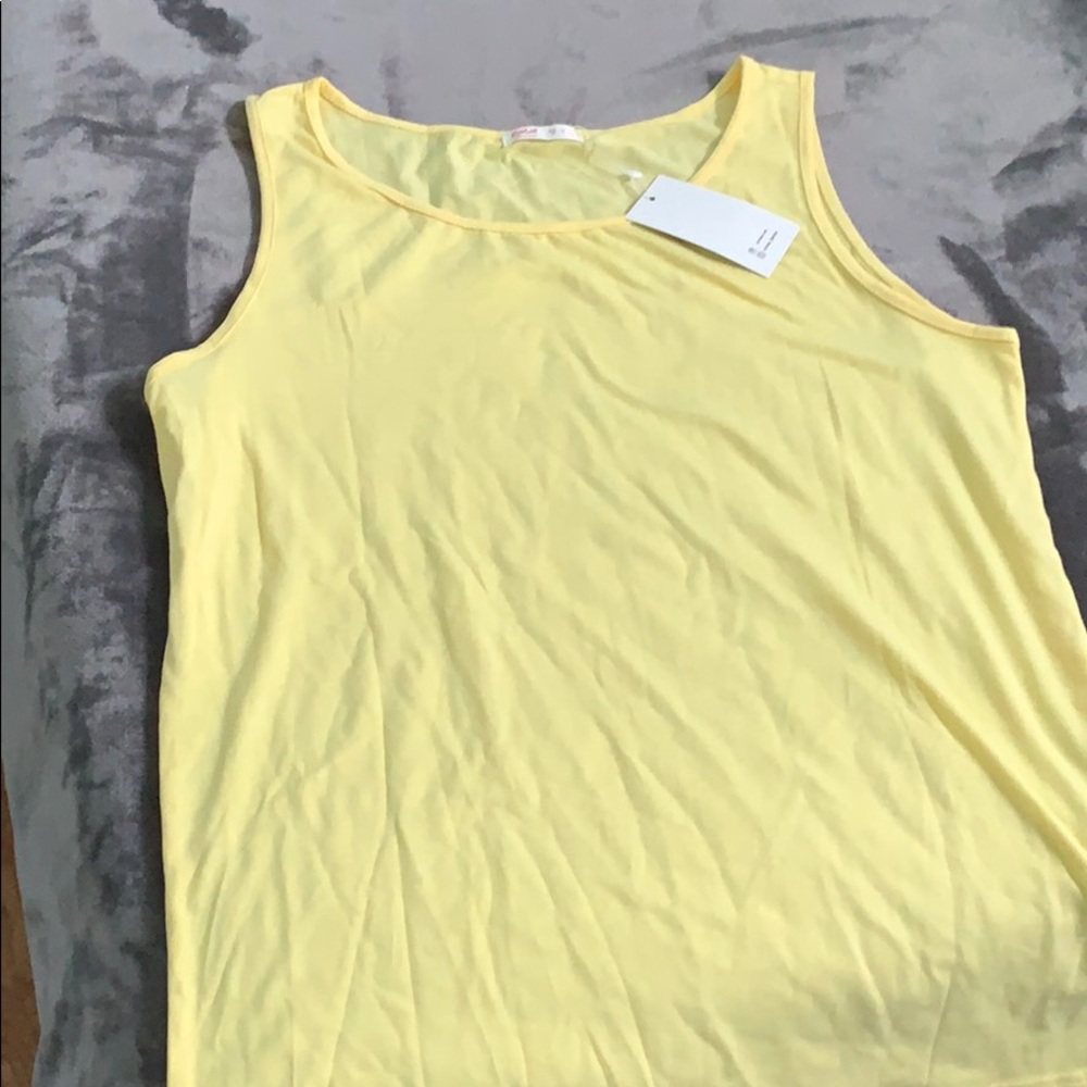 Men’s tank top yellow